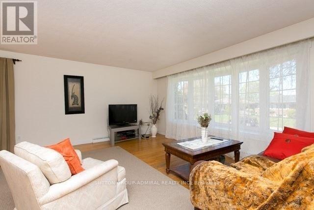 Main Fl - 141 Elvaston Drive, Toronto, Ontario  M4A 1N8 - Photo 2 - C12739104