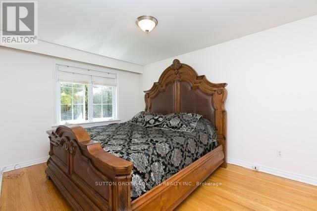 Main Fl - 141 Elvaston Drive, Toronto, Ontario  M4A 1N8 - Photo 5 - C12739104