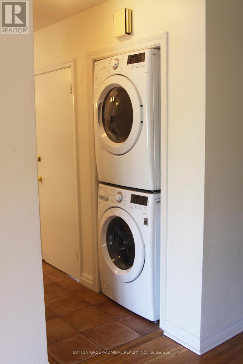 Main Fl - 141 Elvaston Drive, Toronto, Ontario  M4A 1N8 - Photo 9 - C12739104