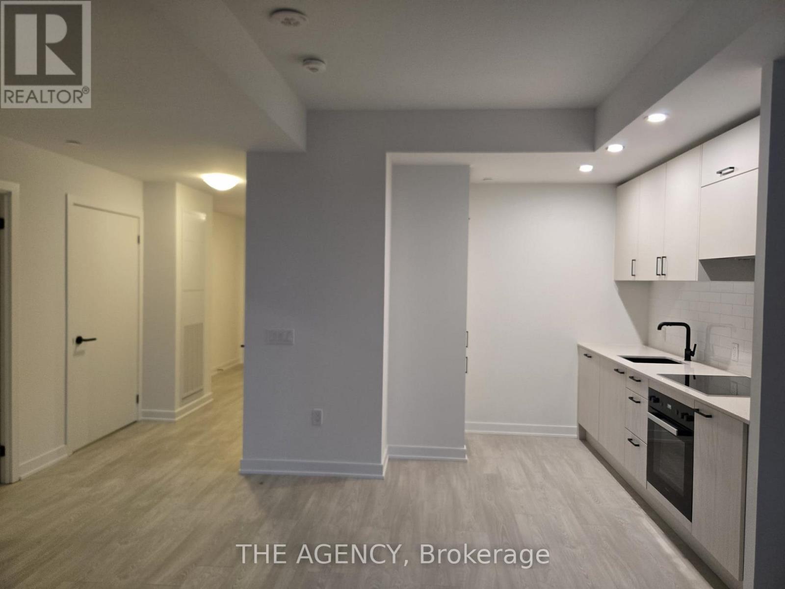 905 - 1 Quarrington Lane, Toronto, Ontario  M3C 0S4 - Photo 3 - C12739132