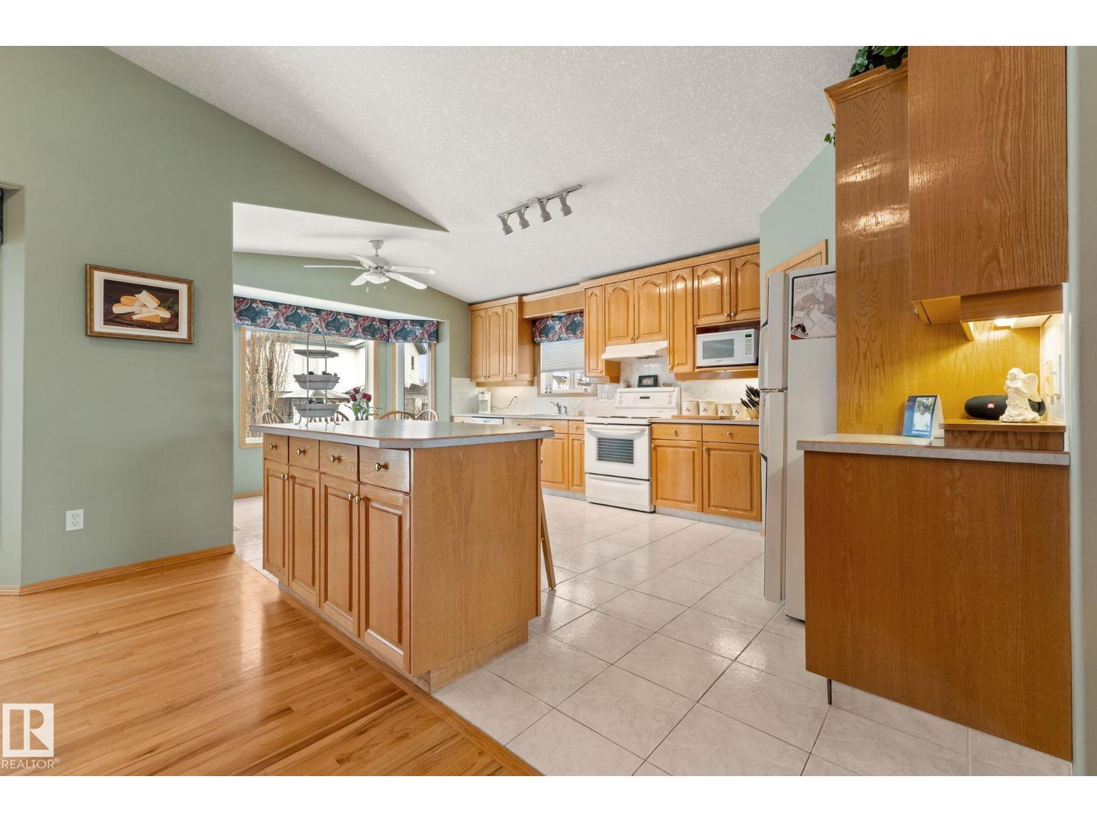 6807 163 Av Nw, Edmonton, Alberta  T5Z 3C6 - Photo 14 - E4471436