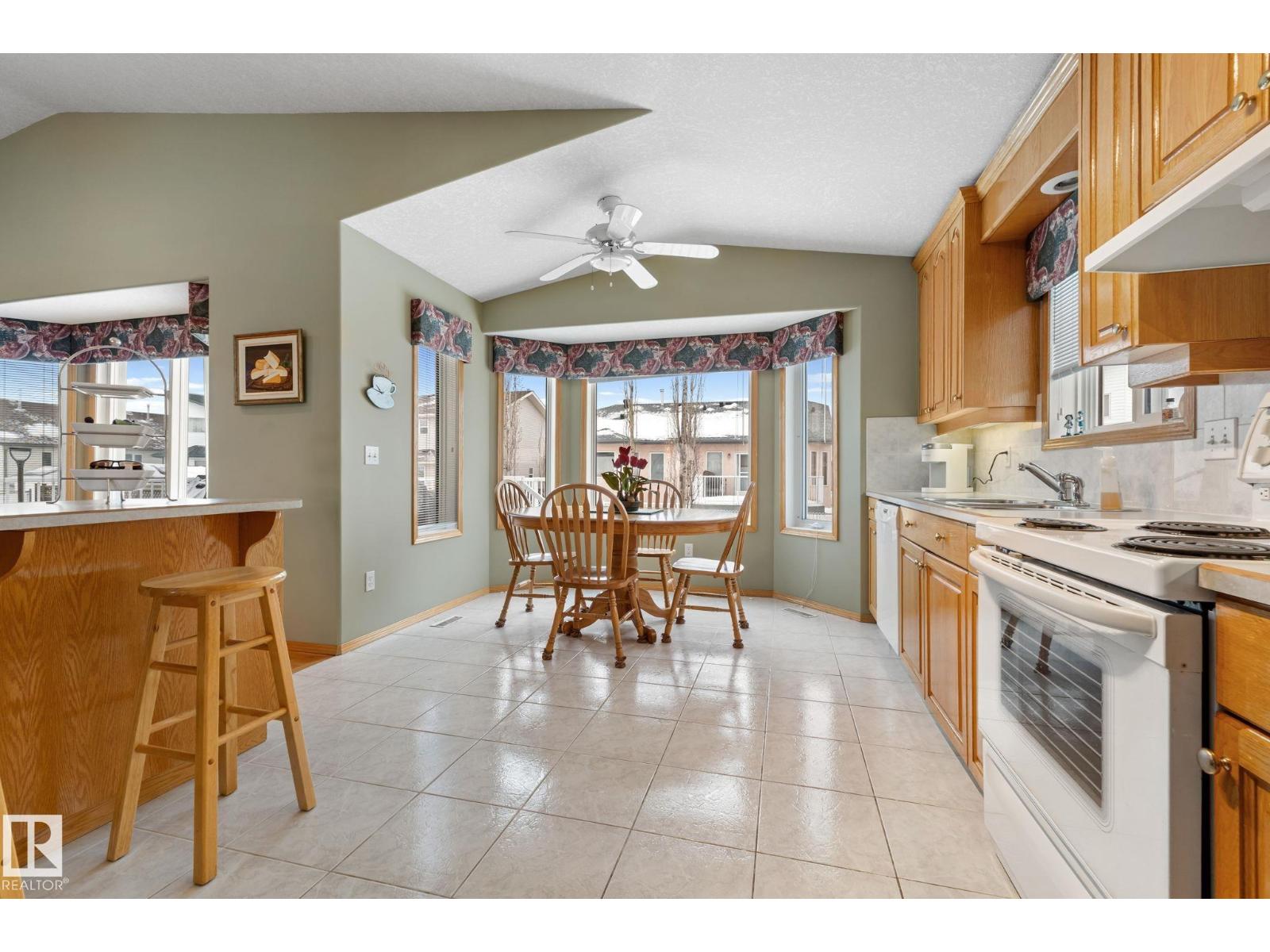 6807 163 Av Nw, Edmonton, Alberta  T5Z 3C6 - Photo 16 - E4471436