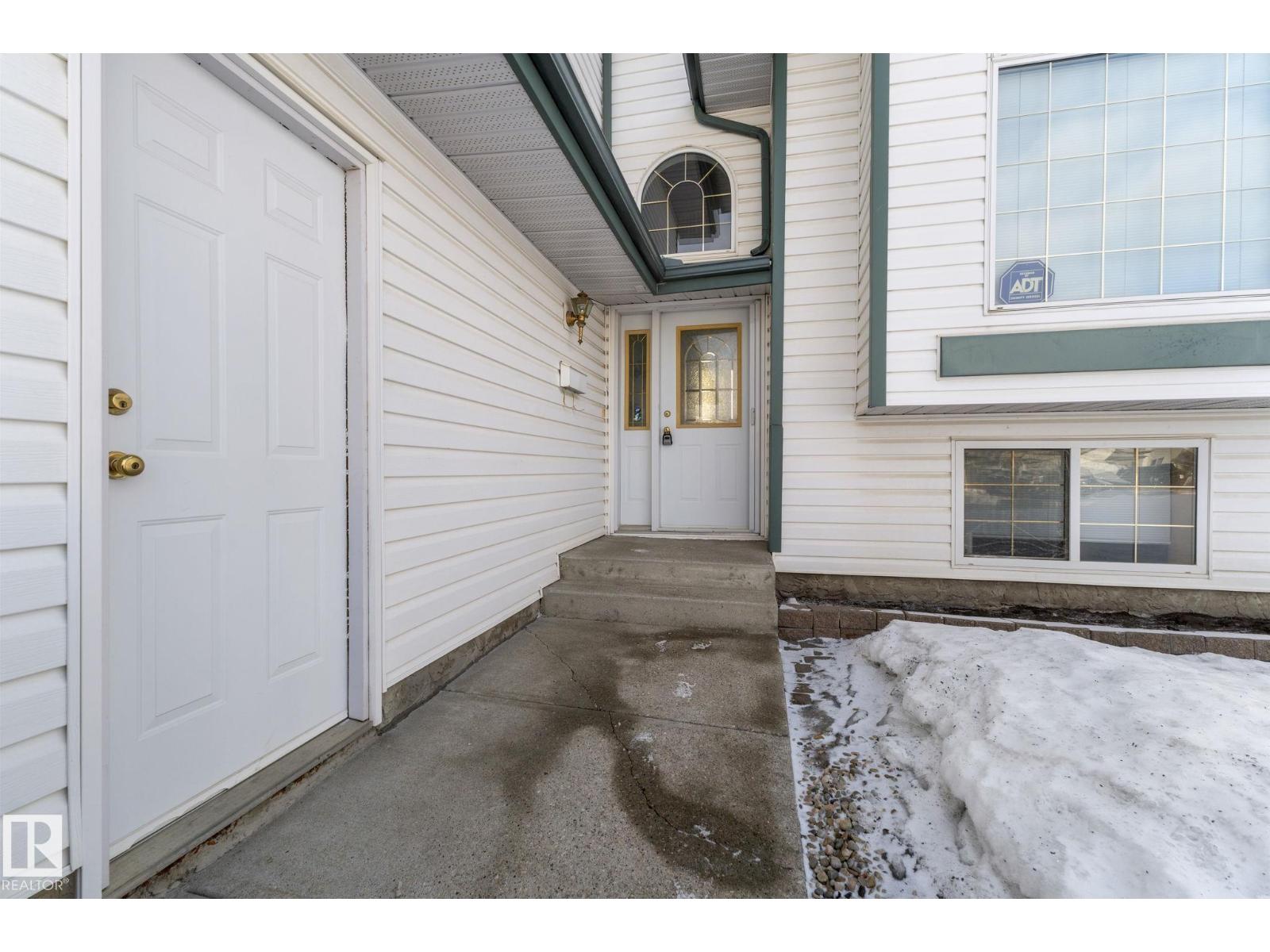 6807 163 Av Nw, Edmonton, Alberta  T5Z 3C6 - Photo 4 - E4471436