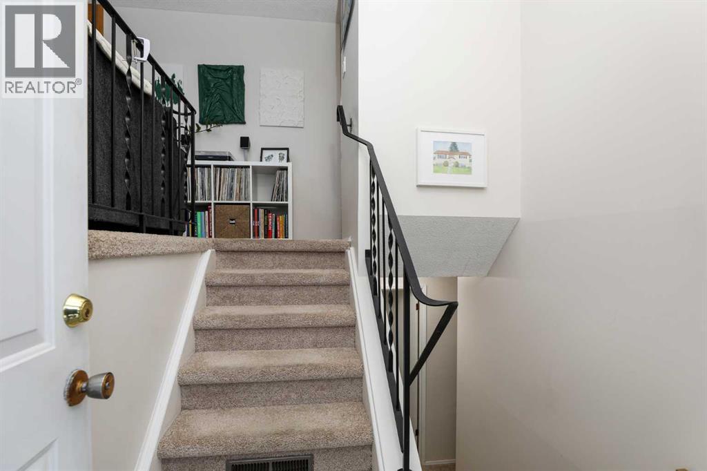 2414 18 Street N, Lethbridge, Alberta  T1H 4P9 - Photo 3 - A2280544