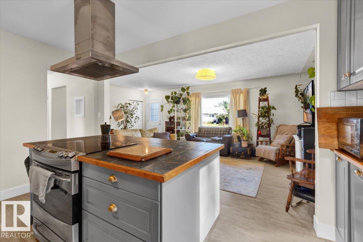 10548 40 St Nw, Edmonton, Alberta  T6A 1T1 - Photo 9 - E4458971