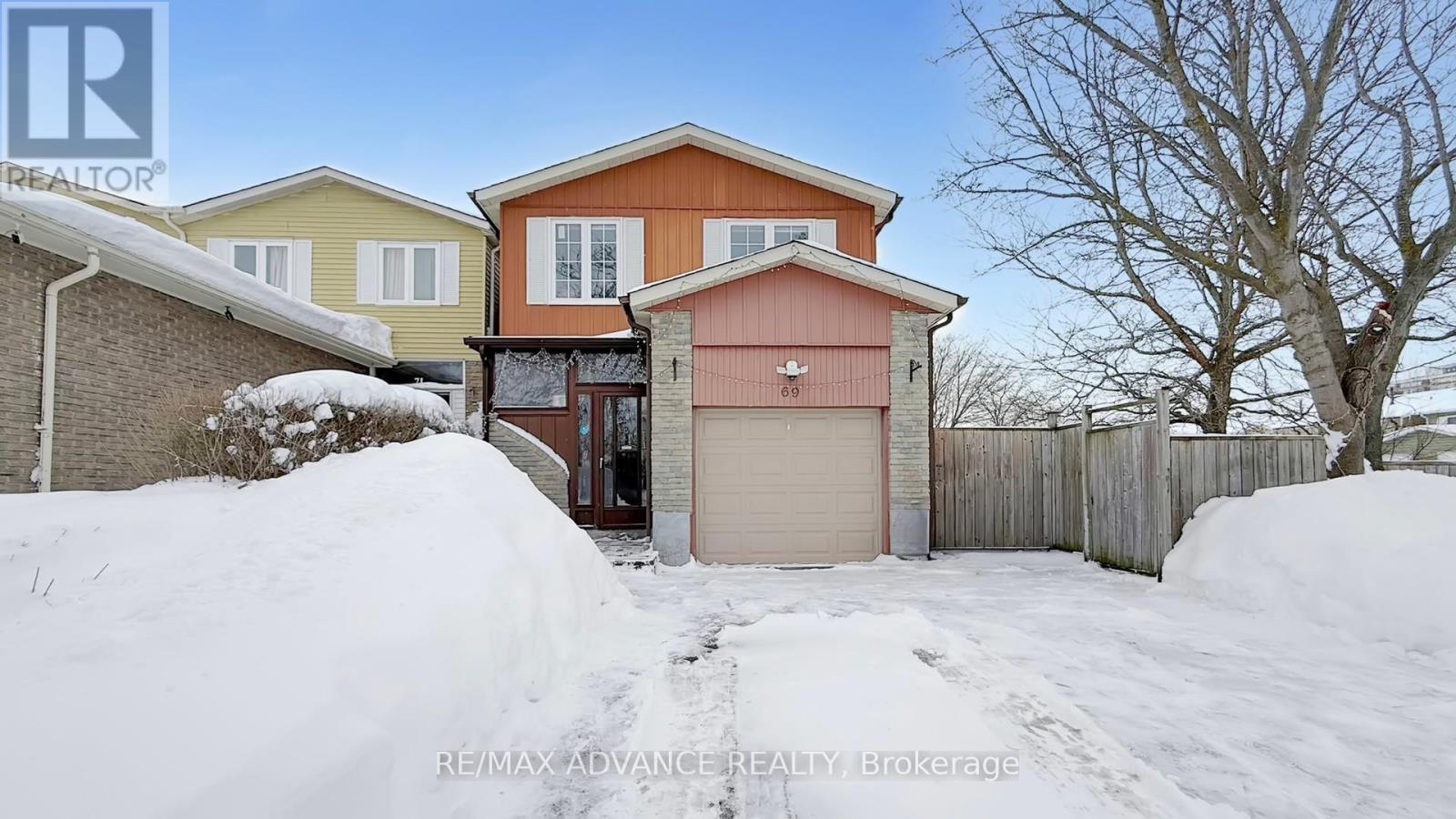 69 RAKEWOOD CRESCENT, Toronto, Ontario