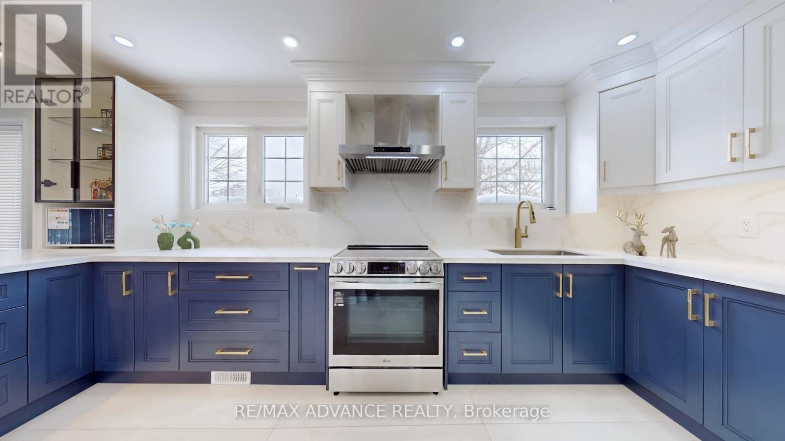 69 Rakewood Crescent, Toronto, Ontario  M1V 1M6 - Photo 4 - E12739196