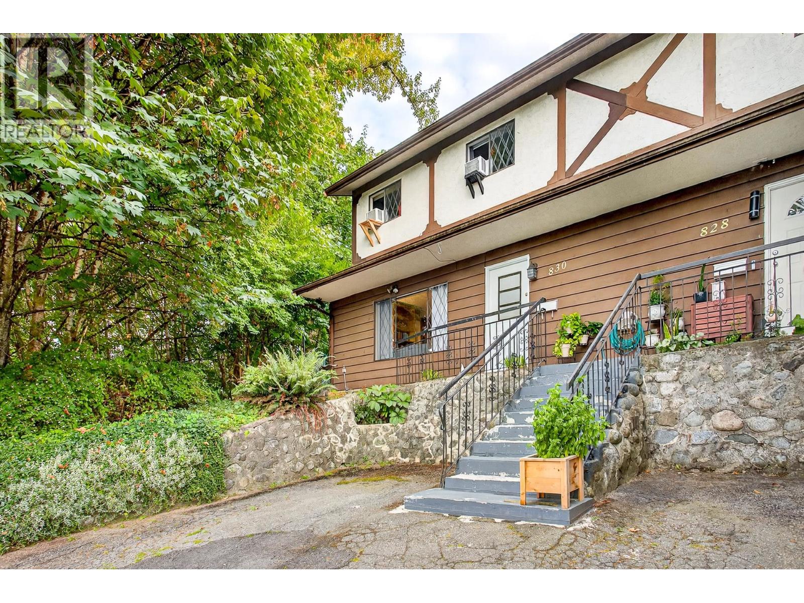 830 Ingersoll Avenue, Coquitlam, British Columbia  V3J 4L9 - Photo 3 - R3084300