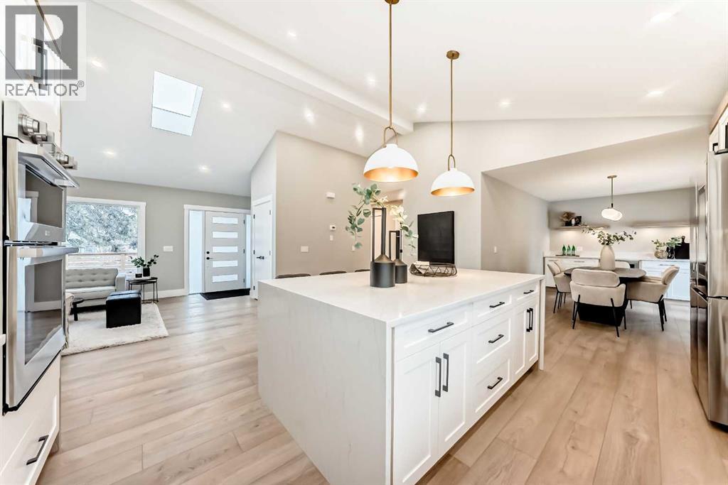 135 Lake Wapta Rise Se, Calgary, Alberta  T2J 2N1 - Photo 4 - A2281018