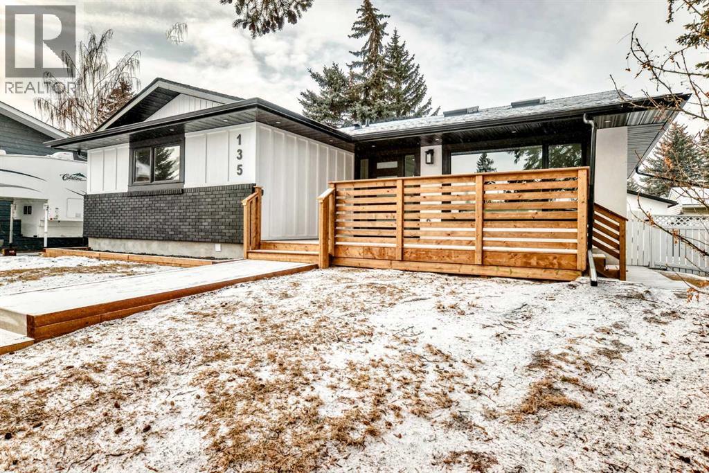 135 Lake Wapta Rise Se, Calgary, Alberta  T2J 2N1 - Photo 1 - A2281018