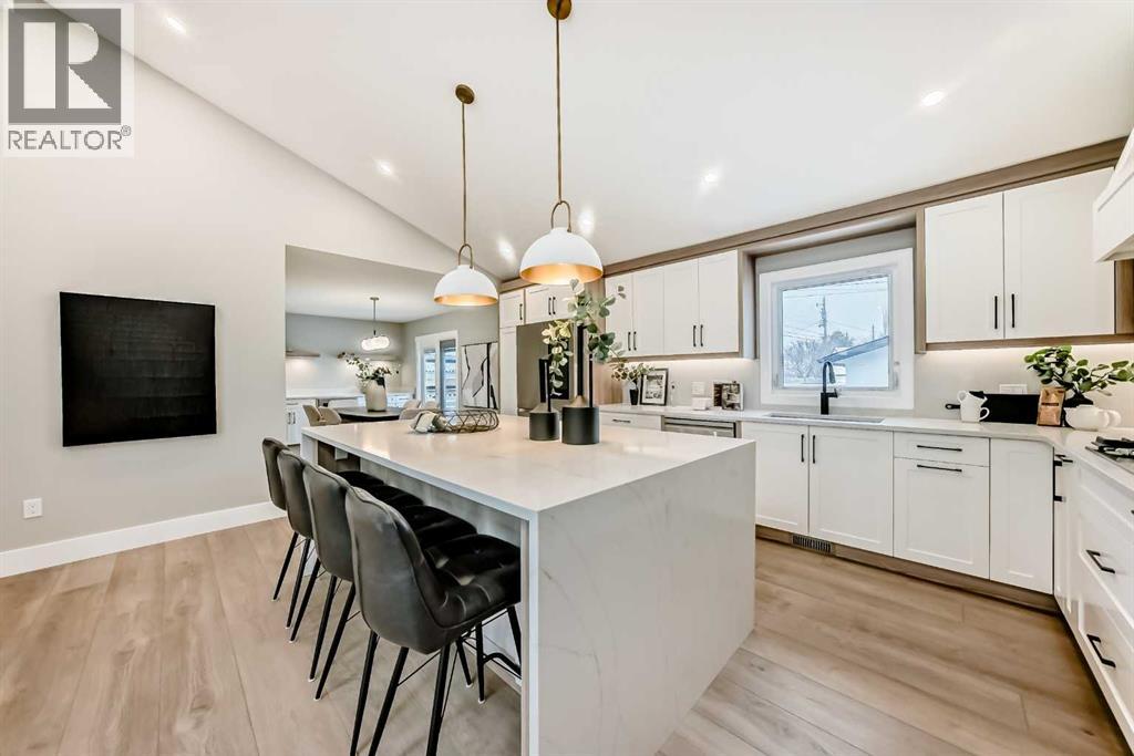 135 Lake Wapta Rise Se, Calgary, Alberta  T2J 2N1 - Photo 8 - A2281018