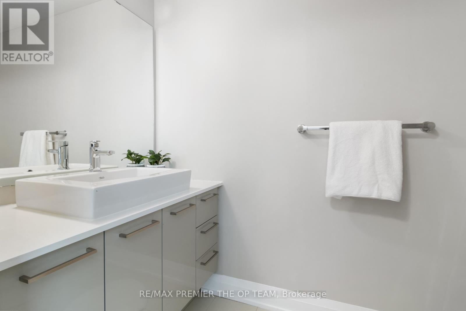 508 - 4800 Highway 7, Vaughan, Ontario  L4L 1H8 - Photo 14 - N12739100