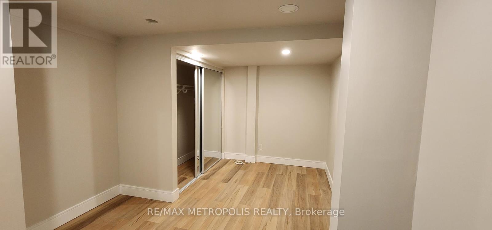 104 Coppard Avenue, Markham, Ontario  L3S 2S6 - Photo 11 - N12739136