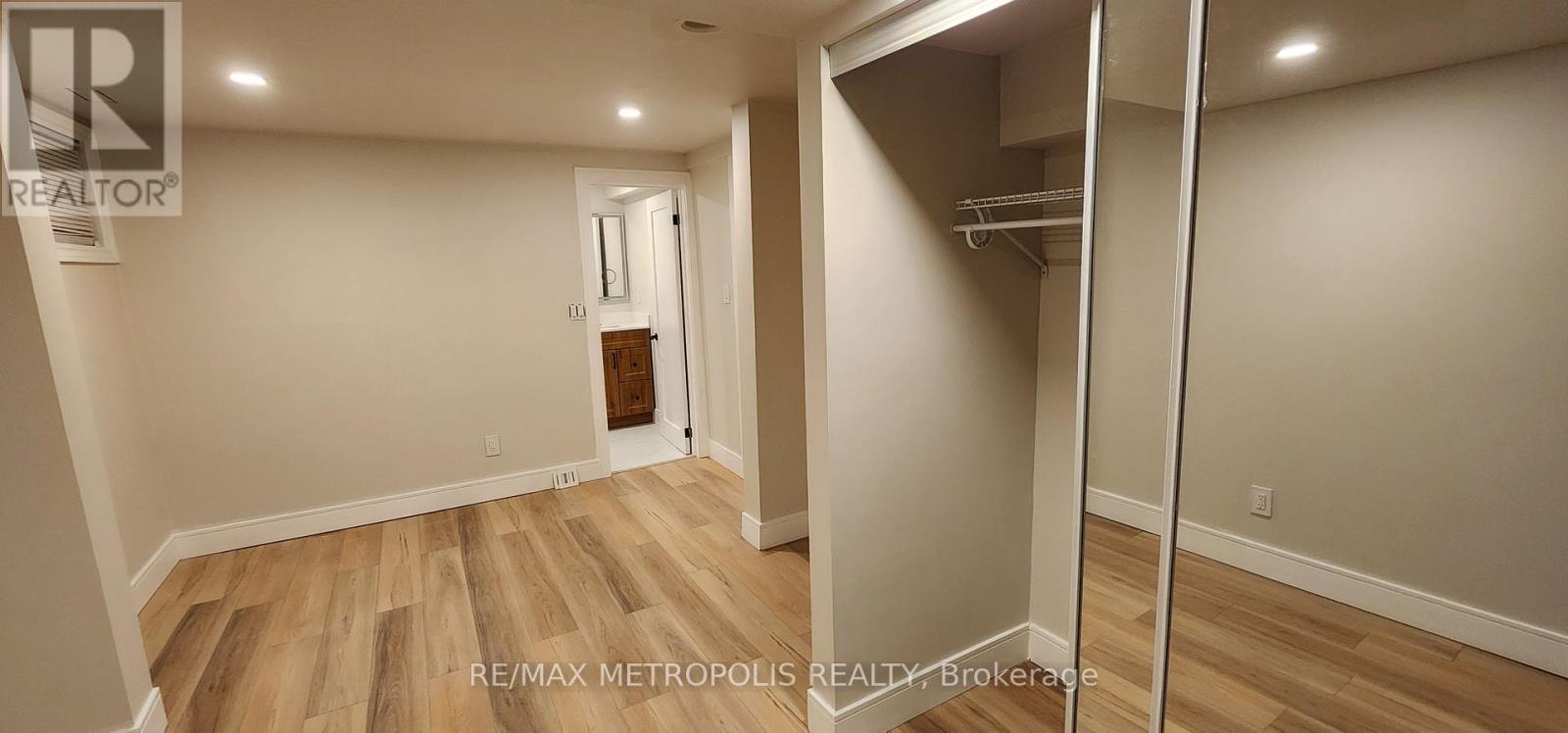 104 Coppard Avenue, Markham, Ontario  L3S 2S6 - Photo 12 - N12739136