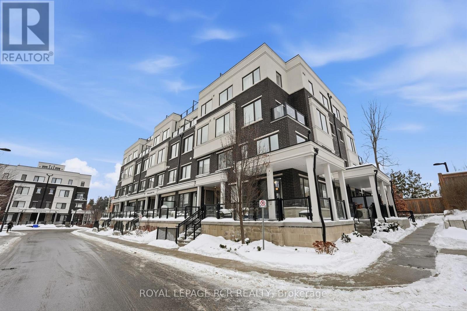 36 - 200 ALEX GARDNER CIRCLE, Aurora, Ontario