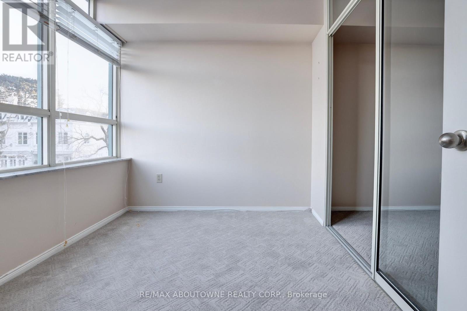 307 - 185 Robinson Street, Oakville, Ontario  L6J 7P6 - Photo 9 - W12739018