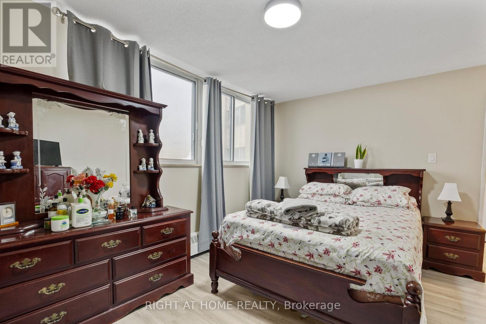 2408 - 330 Dixon Road, Toronto, Ontario  M9R 1S9 - Photo 9 - W12739044