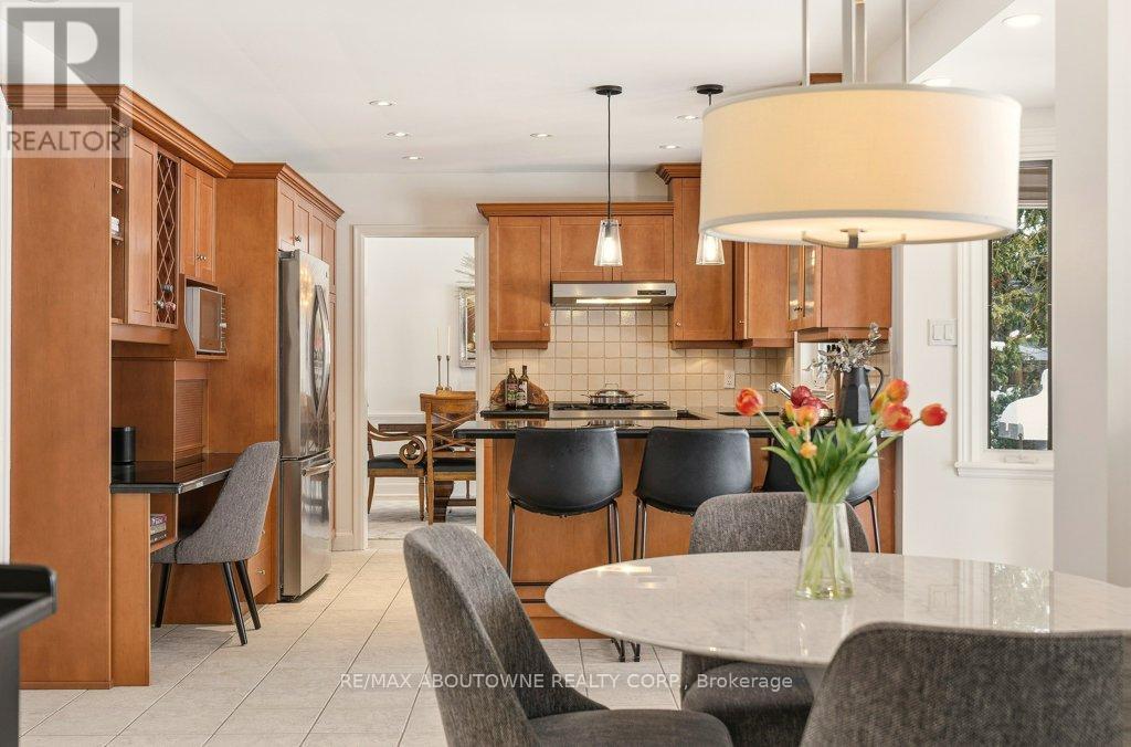 4184 Corrine Court, Burlington, Ontario  L7L 1J1 - Photo 14 - W12739080