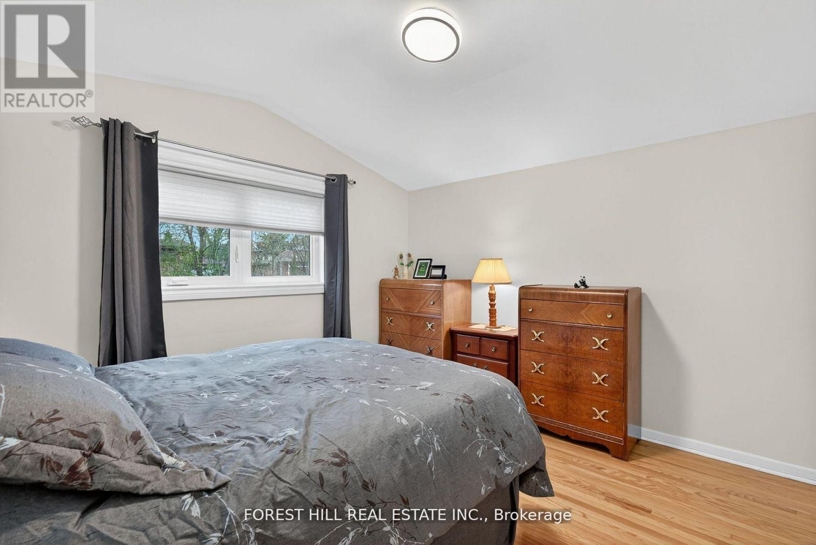 130 Verobeach Boulevard, Toronto, Ontario  M9M 1R1 - Photo 11 - W12739084