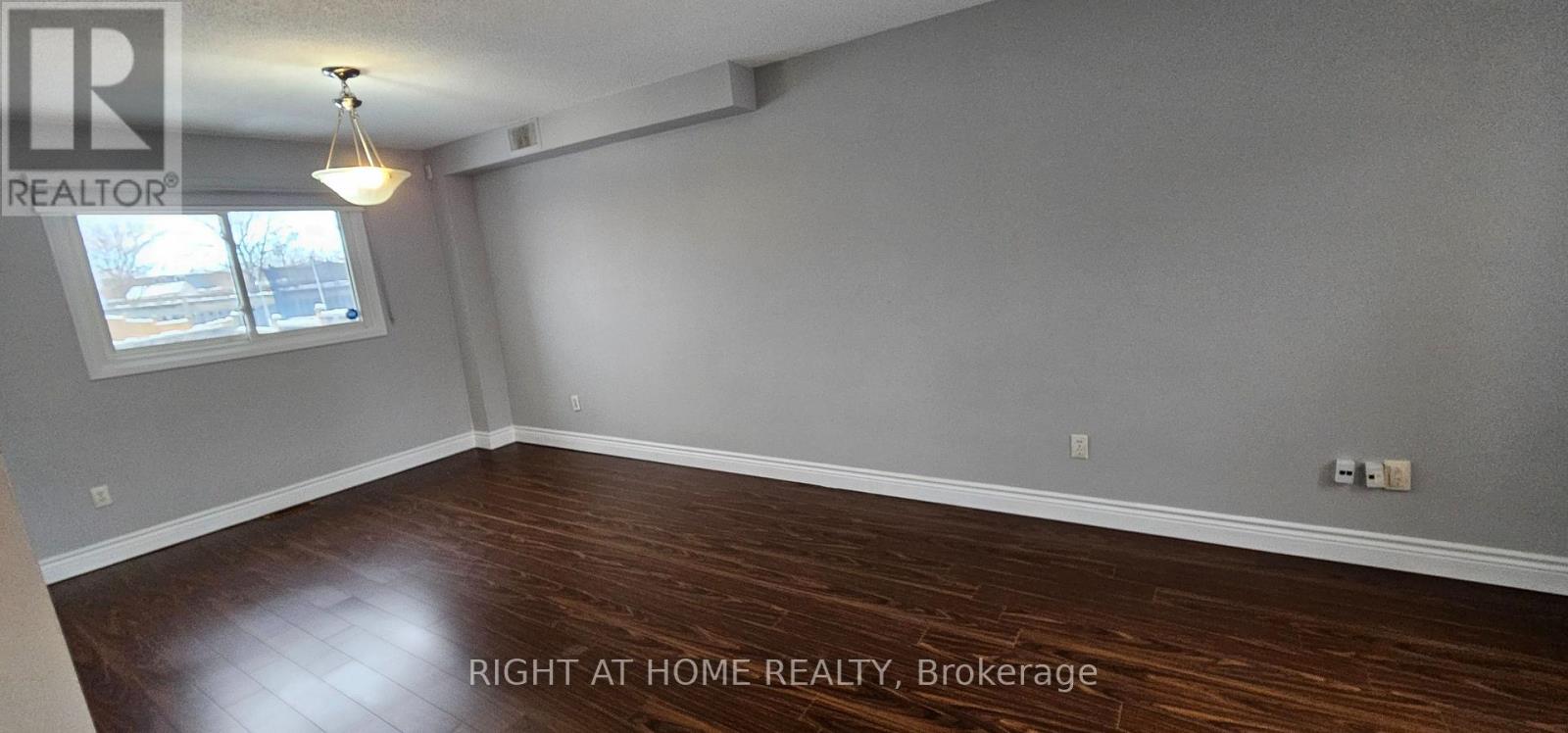 Main - 189 Timberlane Drive, Brampton, Ontario  L6Y 4V7 - Photo 4 - W12739088