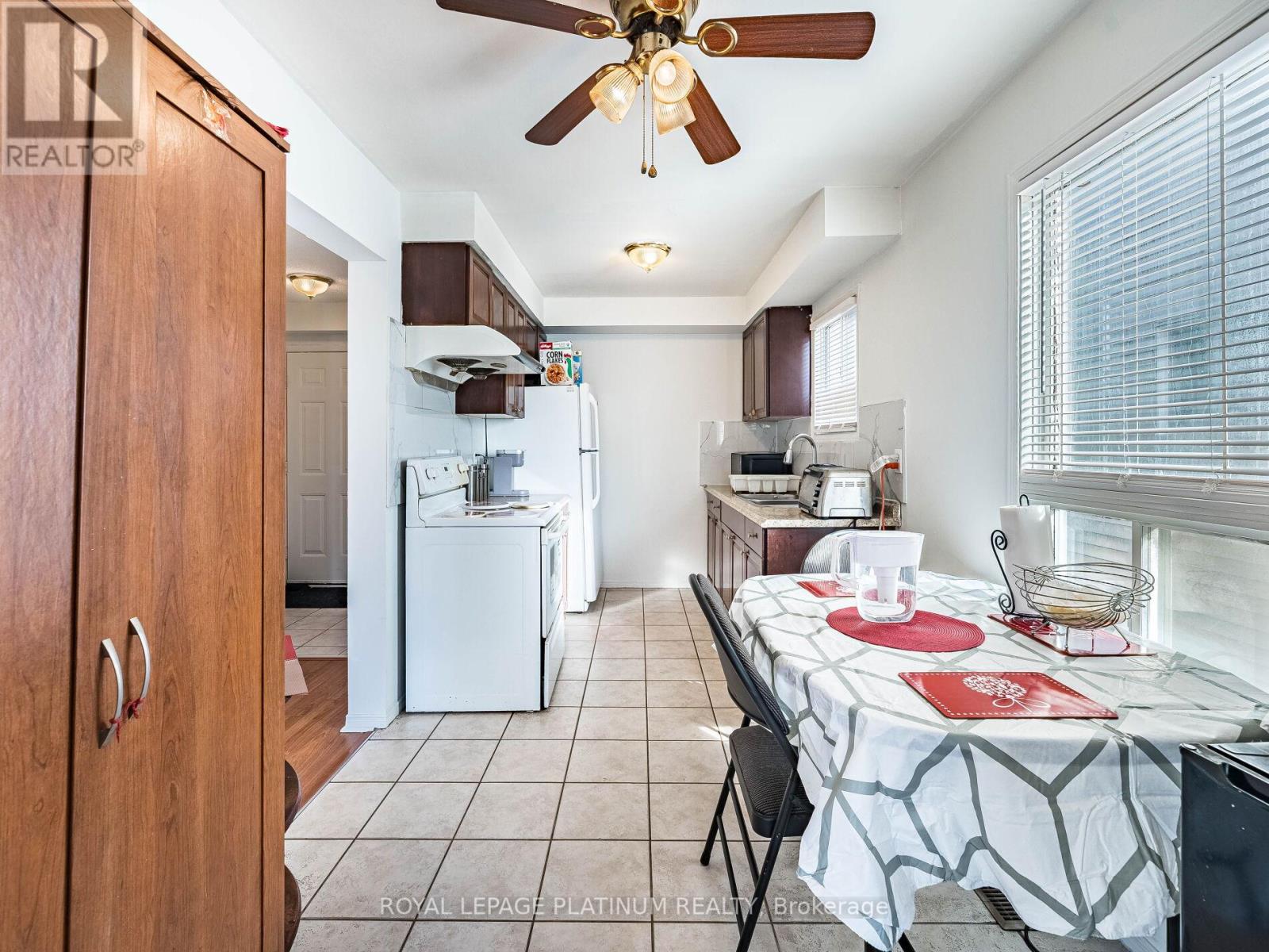 14 Wallingford Court, Brampton, Ontario  L6Y 4V7 - Photo 13 - W12739150