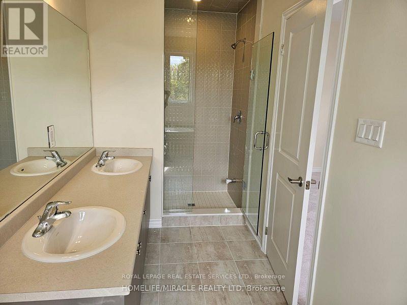 2074 Coppenwood Common, Burlington, Ontario  L7P 0V8 - Photo 14 - W12739184