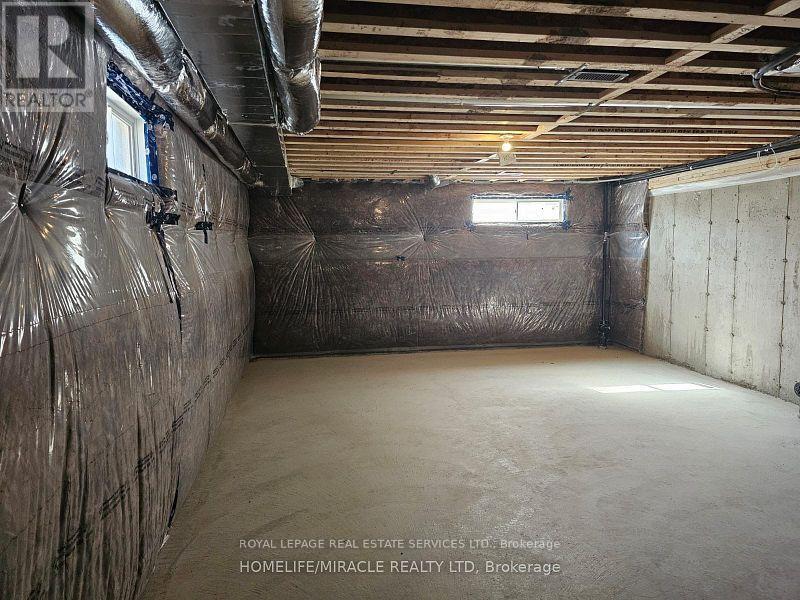 2074 Coppenwood Common, Burlington, Ontario  L7P 0V8 - Photo 15 - W12739184