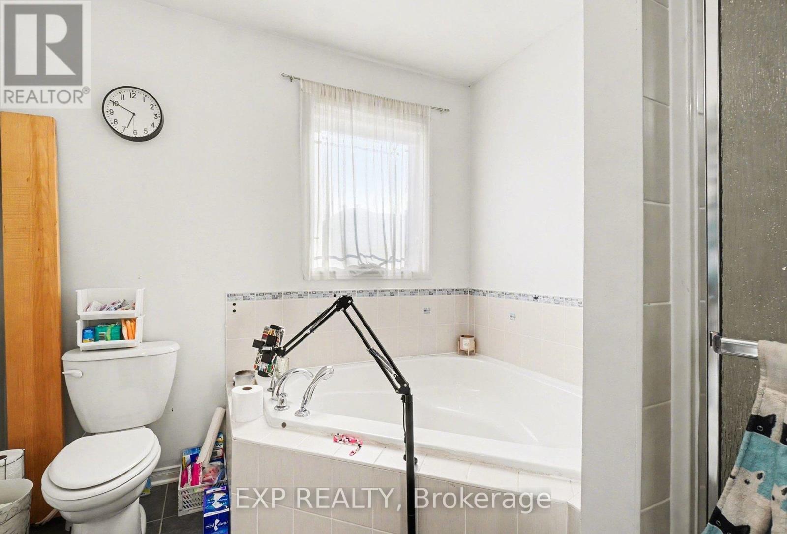 735 Regiment Avenue, Ottawa, Ontario  K2M 0E6 - Photo 13 - X12736354