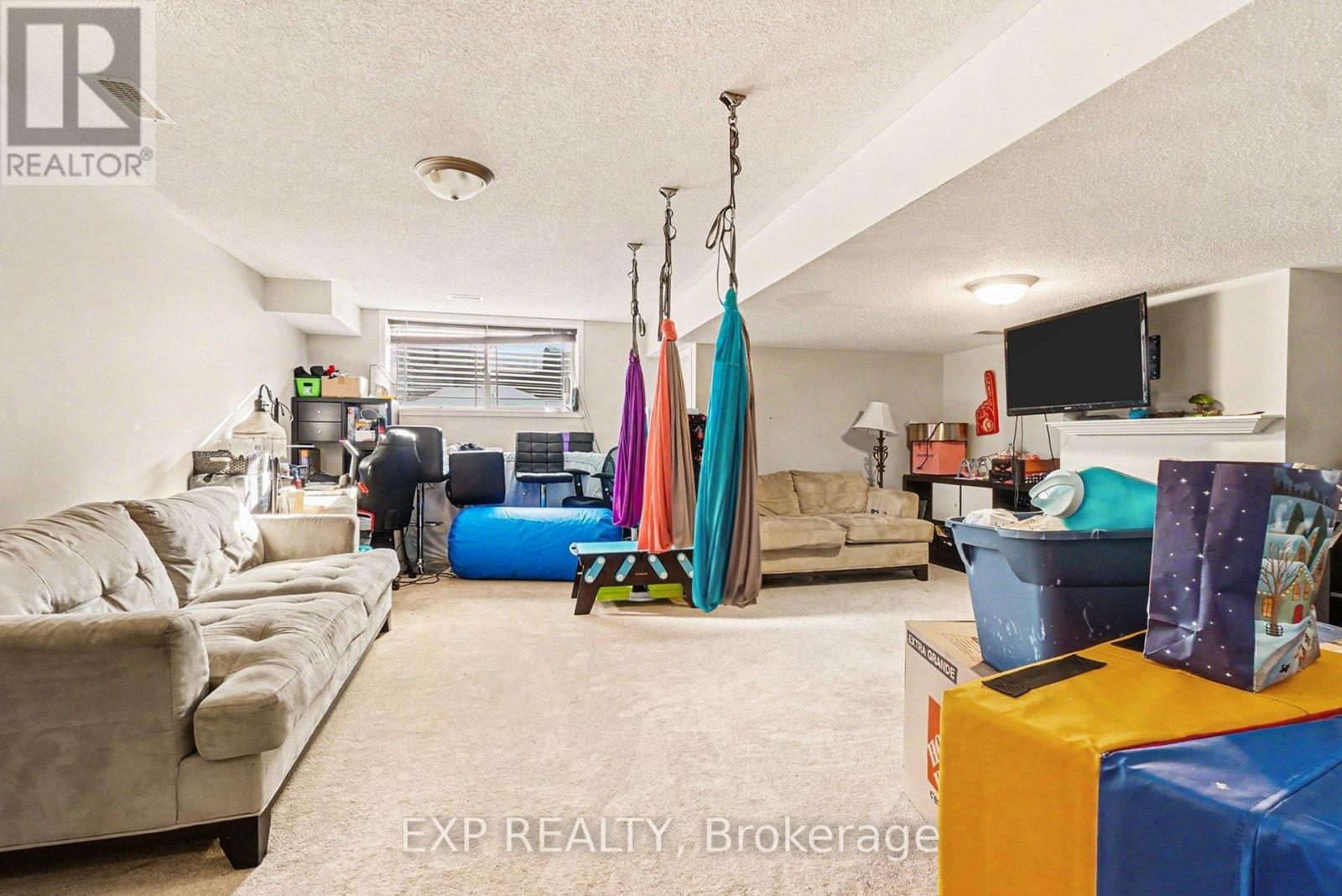 735 Regiment Avenue, Ottawa, Ontario  K2M 0E6 - Photo 18 - X12736354