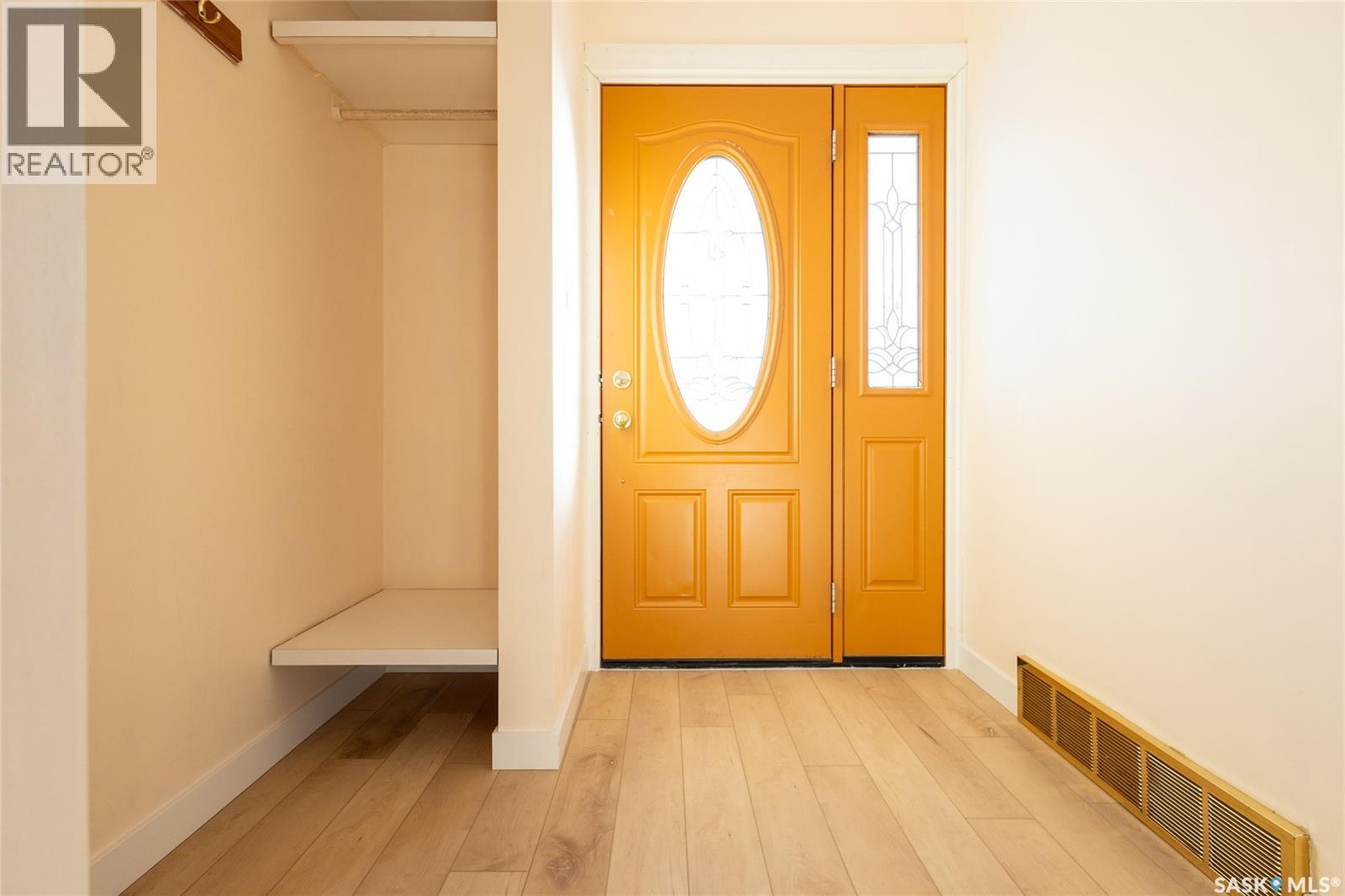 510 Bate Crescent, Saskatoon, Saskatchewan  S7H 3A7 - Photo 3 - SK027598