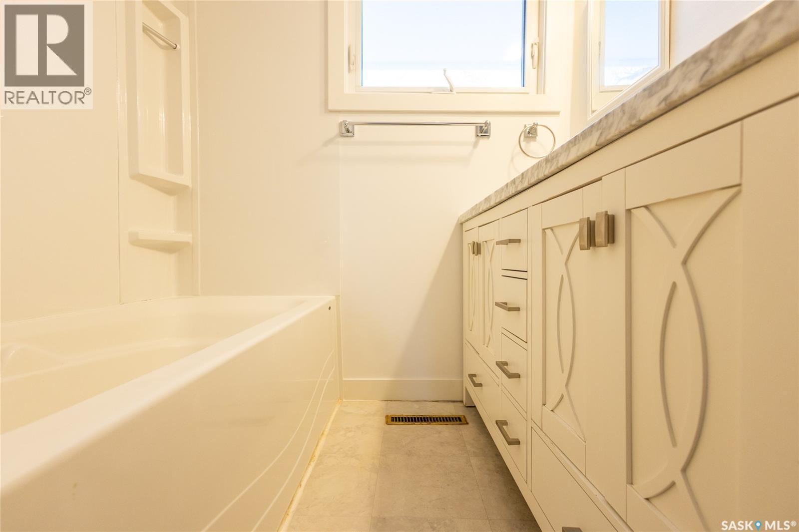 510 Bate Crescent, Saskatoon, Saskatchewan  S7H 3A7 - Photo 30 - SK027598