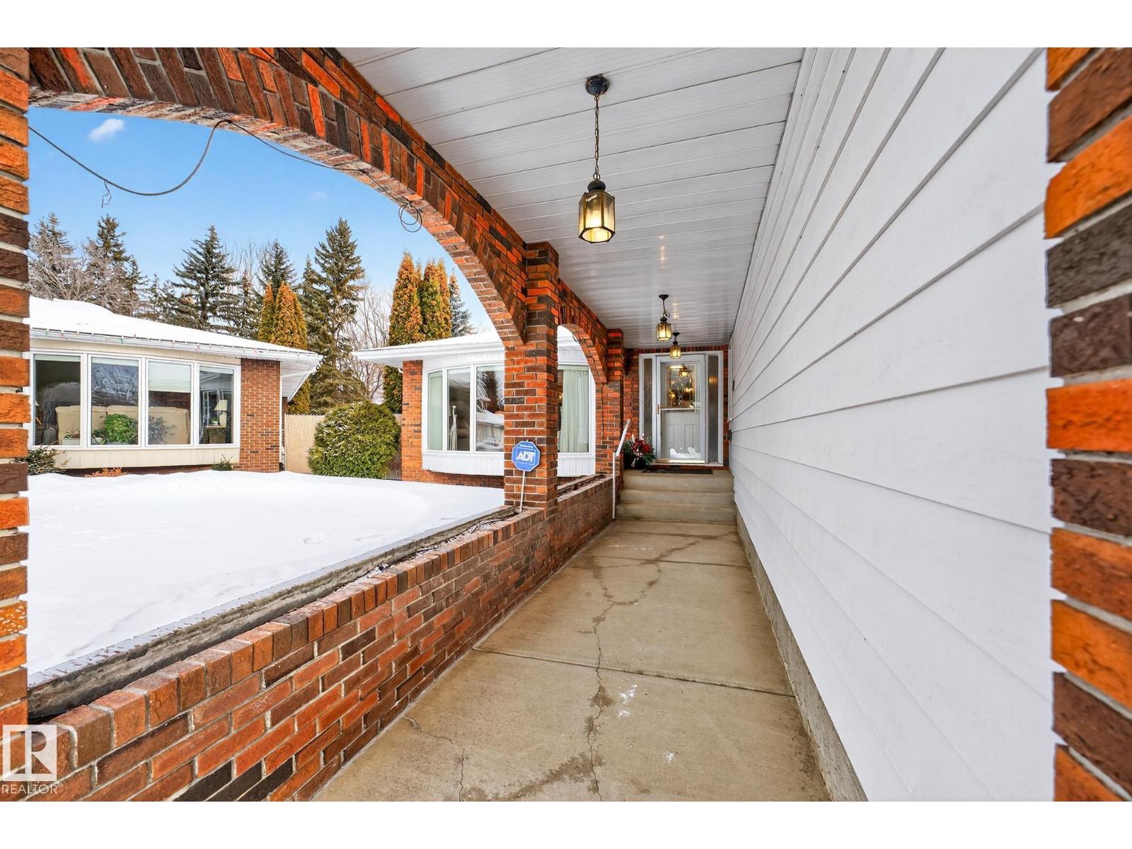 3455 Hill View Cr Nw, Edmonton, Alberta  T6L 2C9 - Photo 2 - E4471442