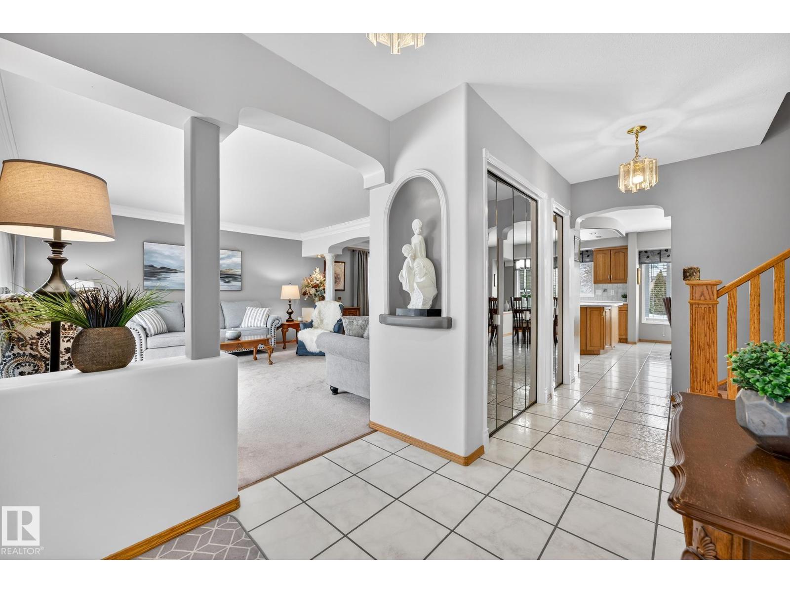 3455 Hill View Cr Nw, Edmonton, Alberta  T6L 2C9 - Photo 3 - E4471442