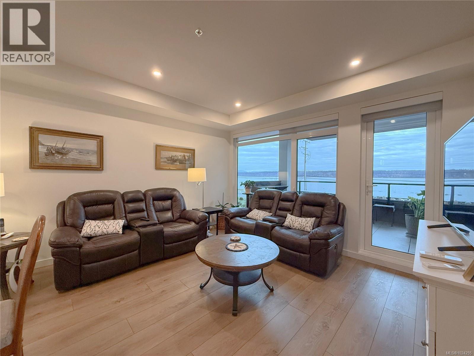 202 684 Island Hwy S, Campbell River, British Columbia  V9W 1A6 - Photo 14 - 1024255