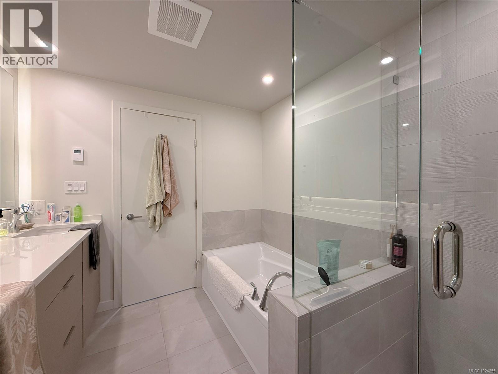 202 684 Island Hwy S, Campbell River, British Columbia  V9W 1A6 - Photo 26 - 1024255