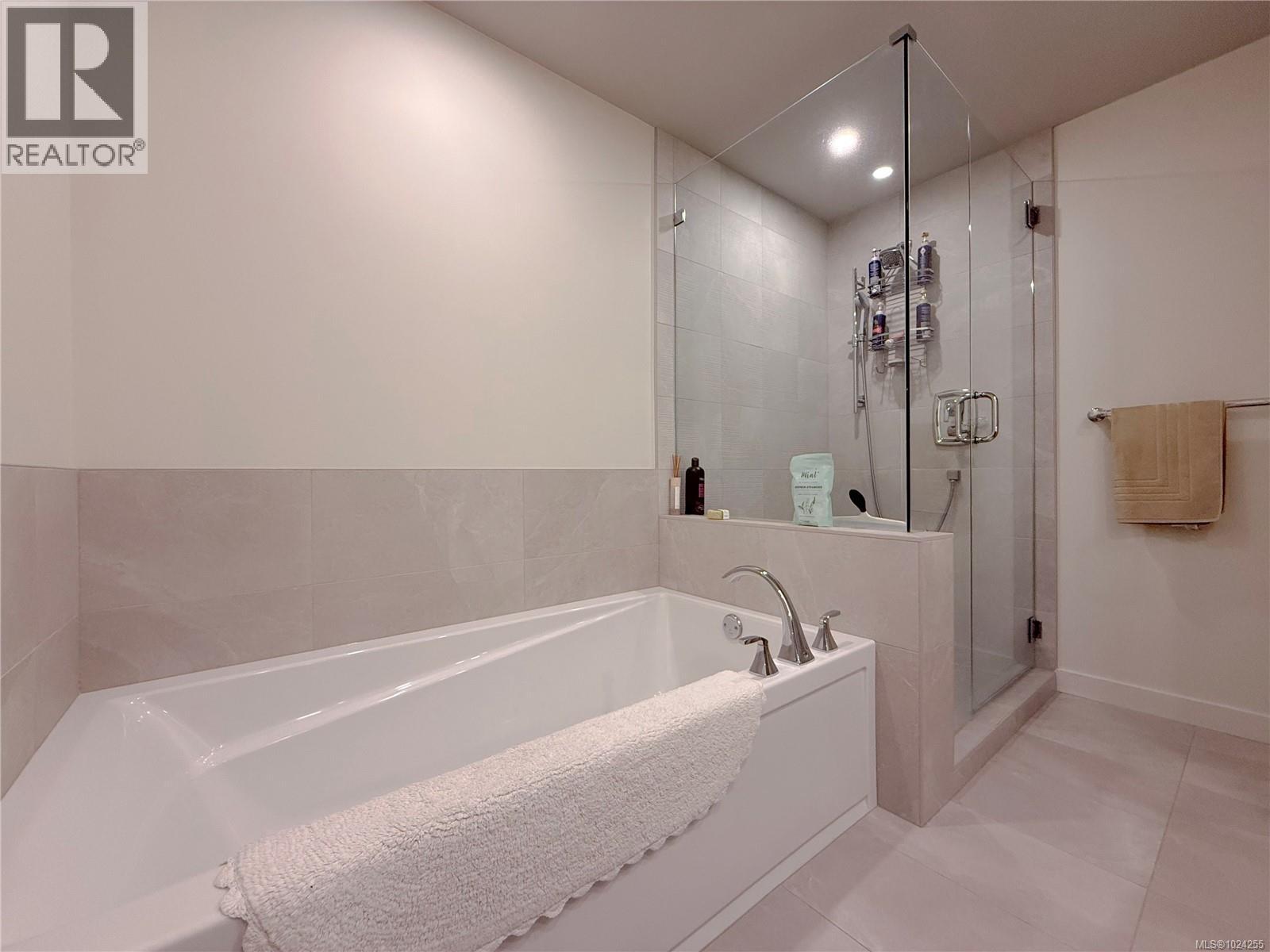 202 684 Island Hwy S, Campbell River, British Columbia  V9W 1A6 - Photo 27 - 1024255