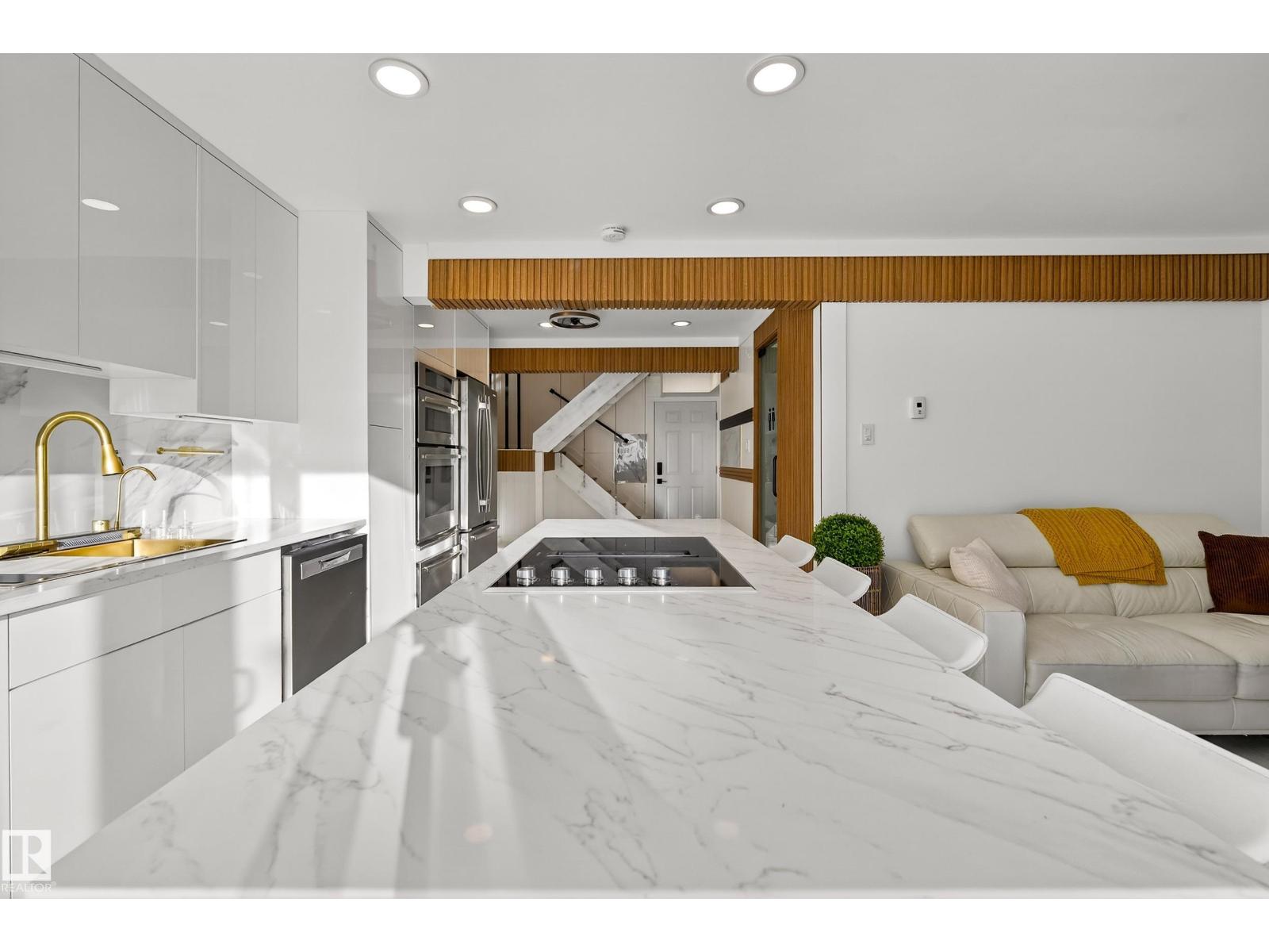 11a Meadowlark Vg Nw, Edmonton, Alberta  T4R 5X3 - Photo 7 - E4471445