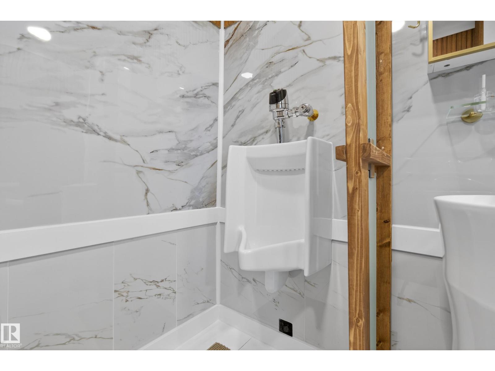 11a Meadowlark Vg Nw, Edmonton, Alberta  T4R 5X3 - Photo 16 - E4471445