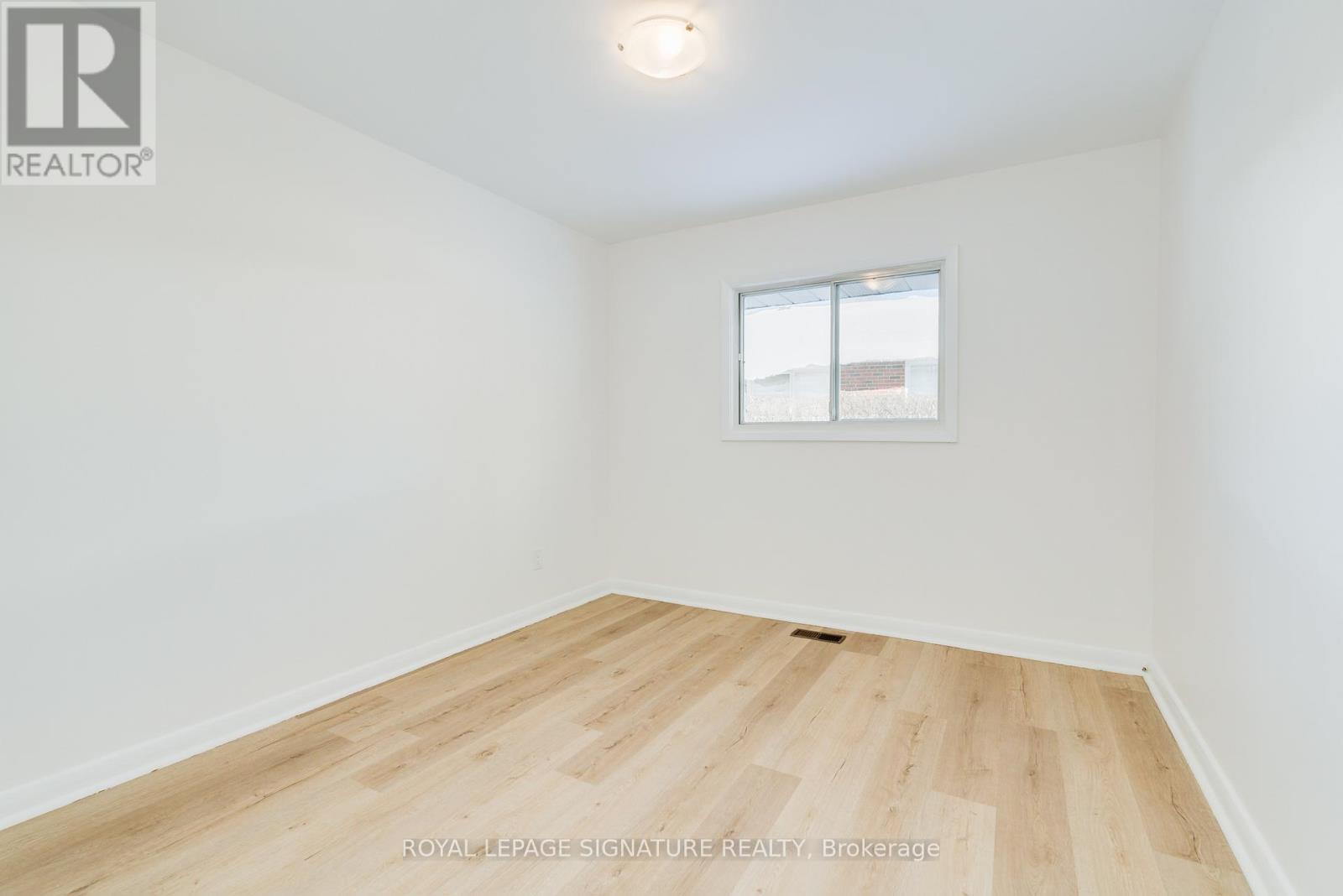 21 Prestbury Street, Toronto, Ontario  M4A 2H9 - Photo 12 - C12736468