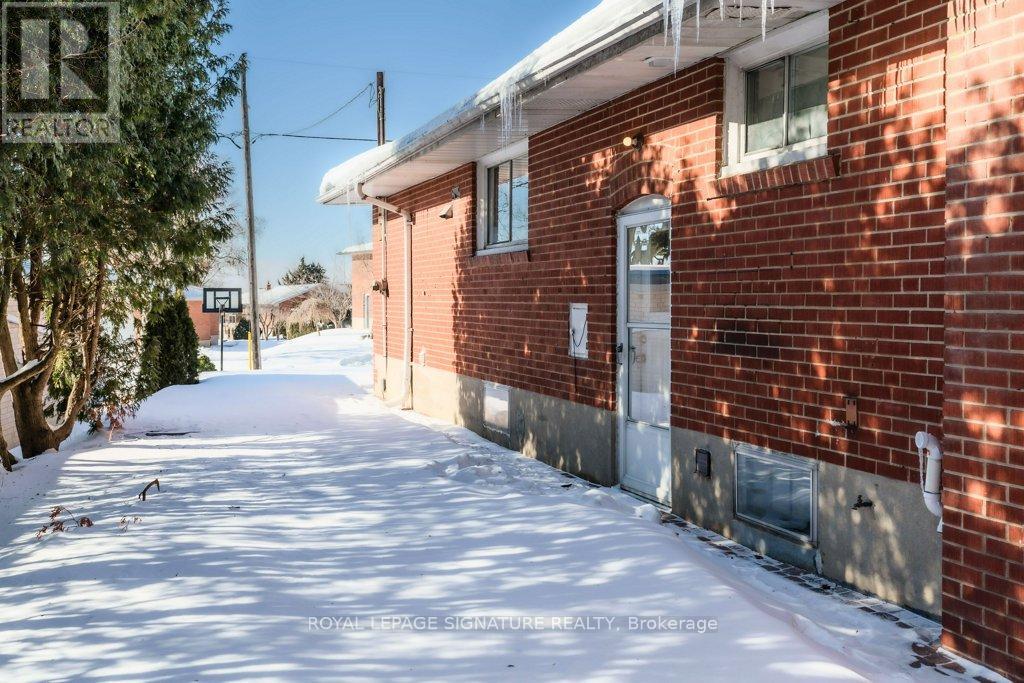 21 Prestbury Street, Toronto, Ontario  M4A 2H9 - Photo 30 - C12736468