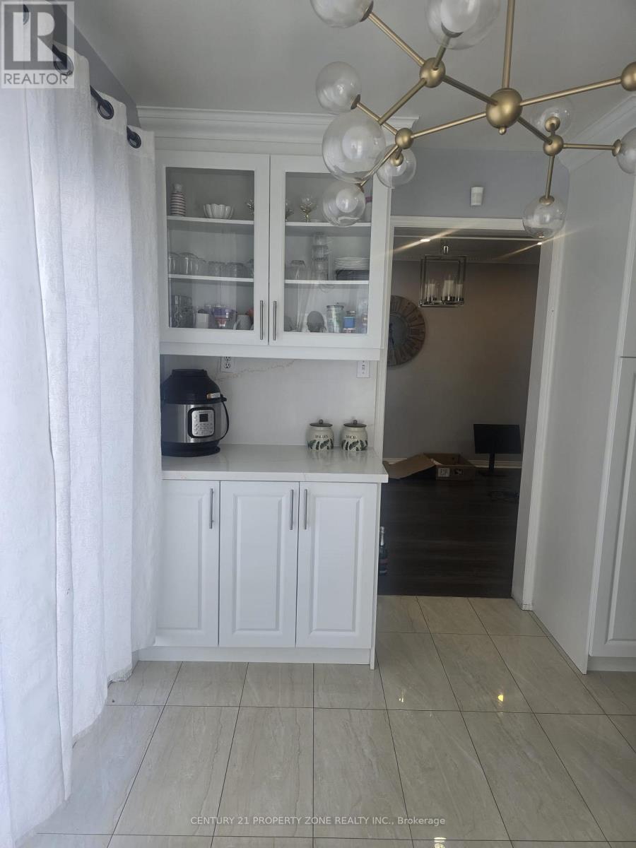 81b - 5305 Glen Erin Drive, Mississauga, Ontario  L5M 5N7 - Photo 3 - W12738868