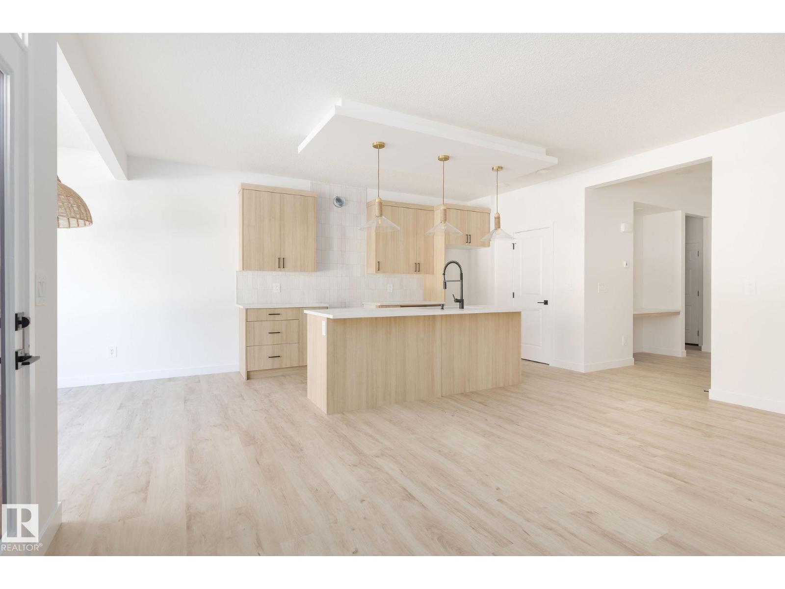 4132 208 St Nw, Edmonton, Alberta  T6M 3E4 - Photo 2 - E4466407