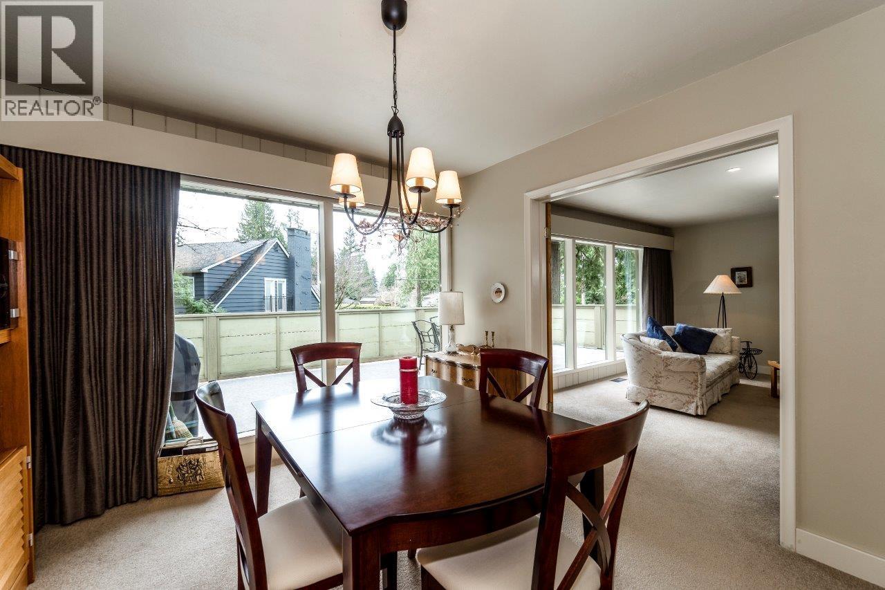 4302 Carolyn Drive, North Vancouver, British Columbia  V7R 4A4 - Photo 12 - R3084510