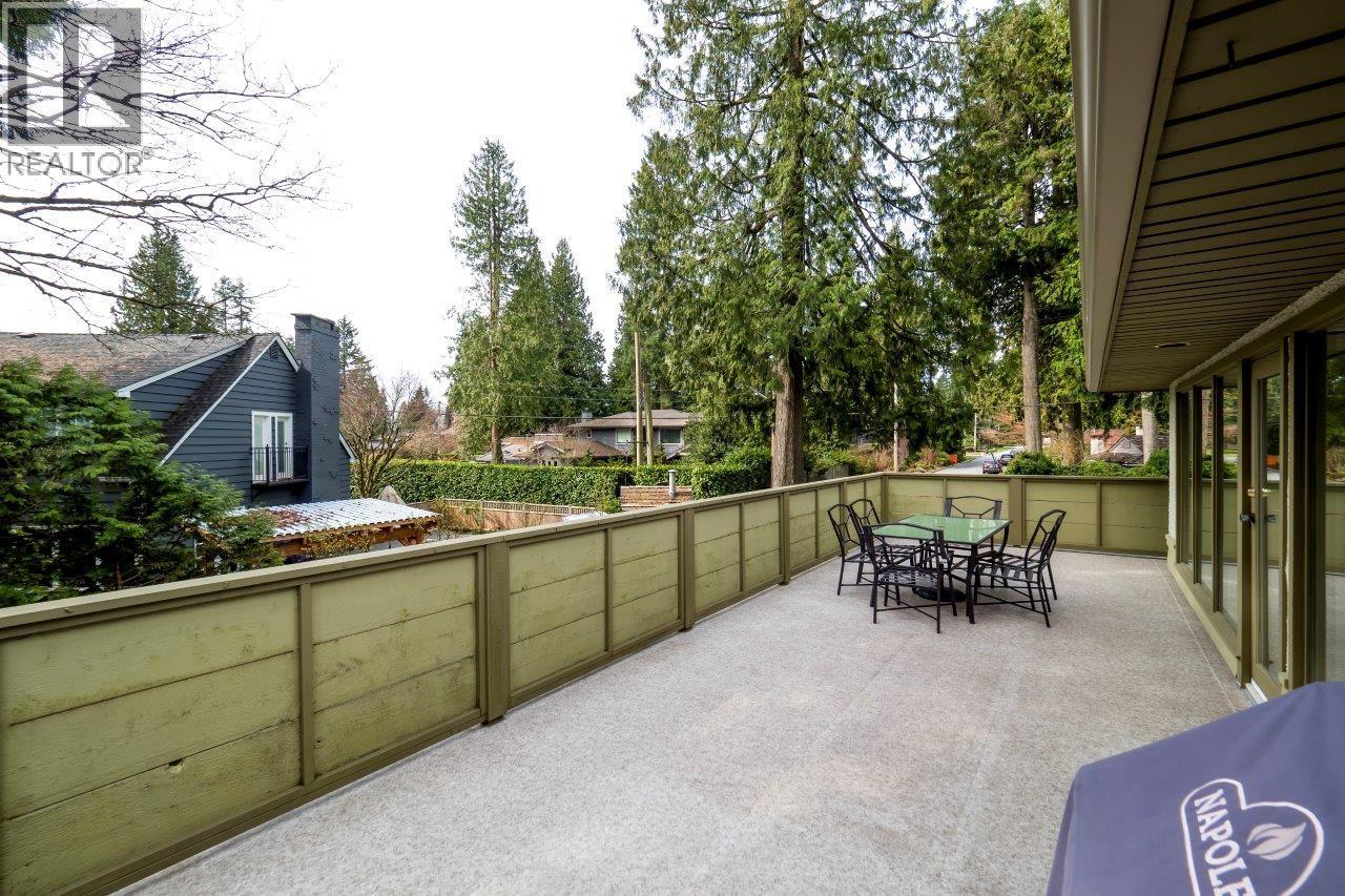 4302 Carolyn Drive, North Vancouver, British Columbia  V7R 4A4 - Photo 15 - R3084510