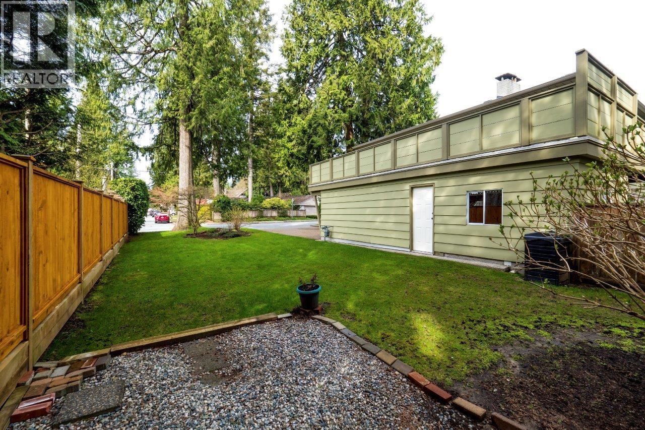 4302 Carolyn Drive, North Vancouver, British Columbia  V7R 4A4 - Photo 30 - R3084510