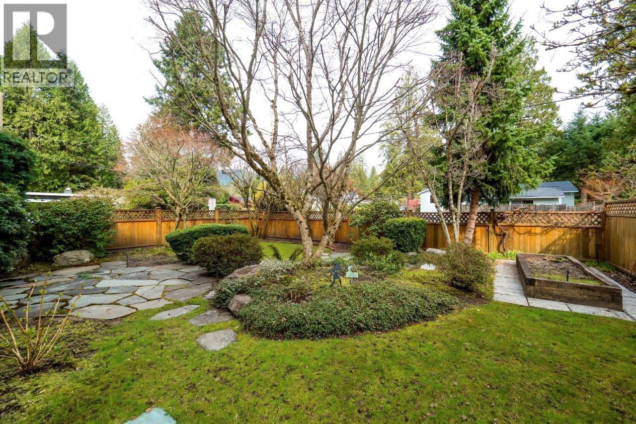 4302 Carolyn Drive, North Vancouver, British Columbia  V7R 4A4 - Photo 31 - R3084510