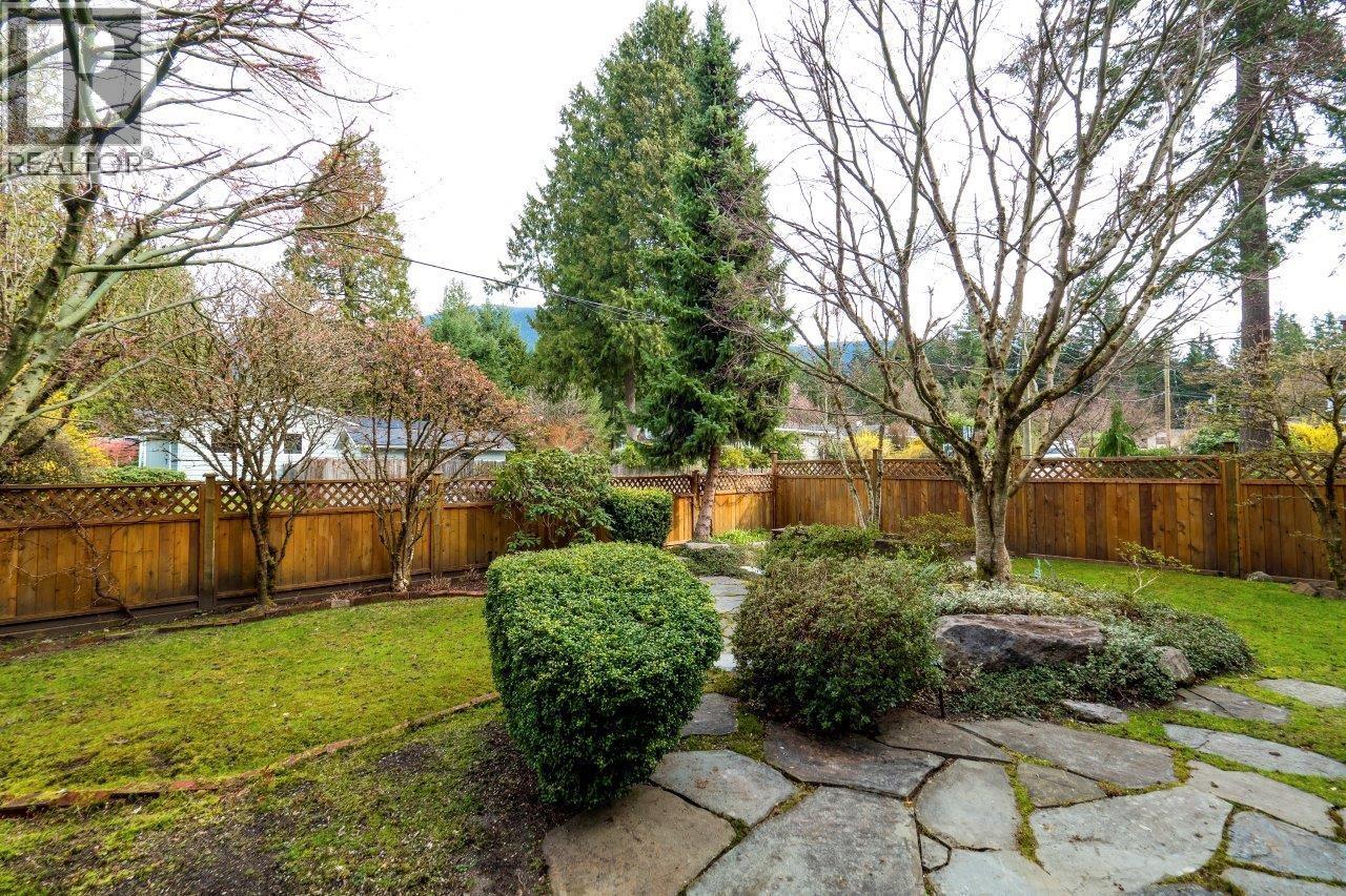 4302 Carolyn Drive, North Vancouver, British Columbia  V7R 4A4 - Photo 32 - R3084510