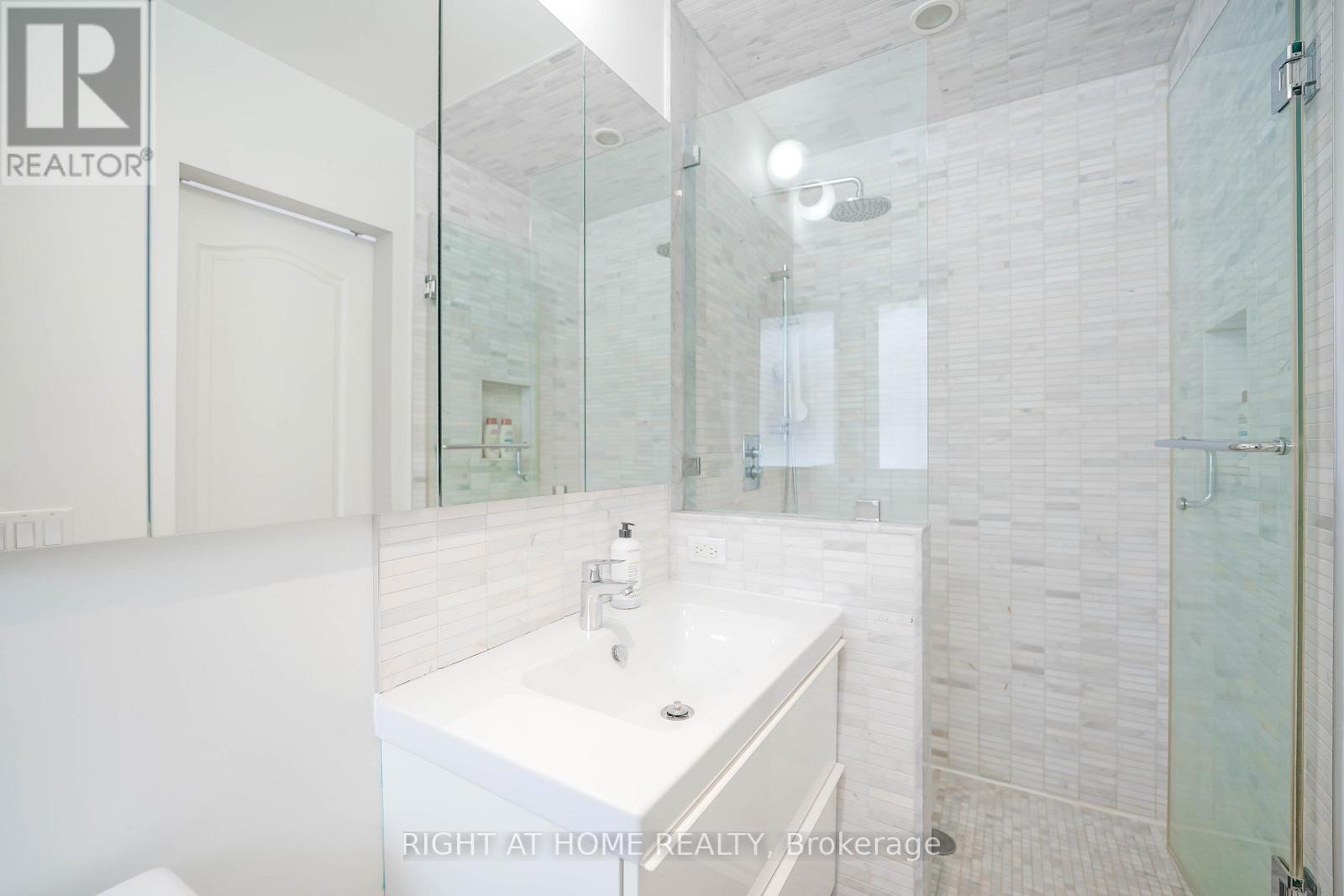 5 Windham Drive, Toronto, Ontario  M2K 1X7 - Photo 14 - C12739292