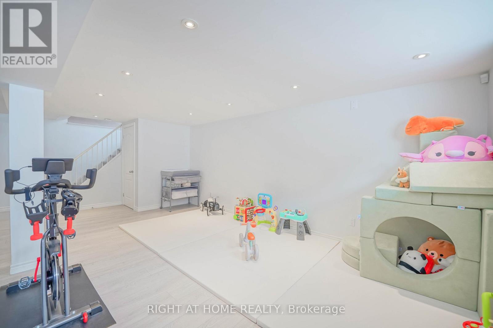 5 Windham Drive, Toronto, Ontario  M2K 1X7 - Photo 29 - C12739292