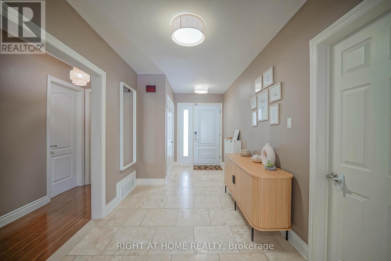 5 Windham Drive, Toronto, Ontario  M2K 1X7 - Photo 3 - C12739292